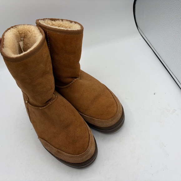 UGG Boots WOMENS Ultra Short Revival Sheepskin Boots Chestnut - Size 7 #5225 - Picture 1 of 15